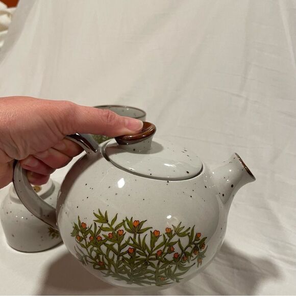 Takahashi vintage floral pattern gray speckled stoneware tea pot with 4 teacups - Picture 13 of 16